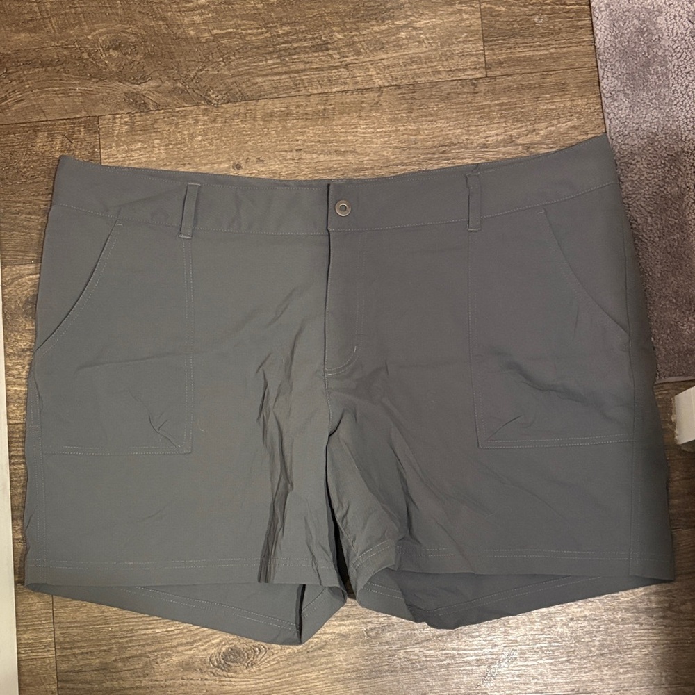 Columbia Omni-shield hiking camping shorts size 22W